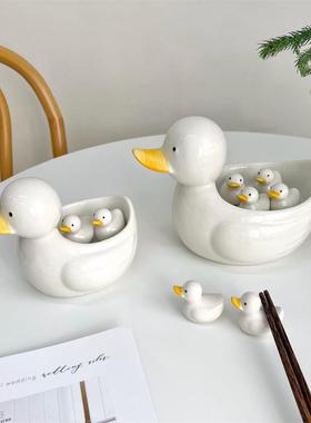 手绘陶瓷日式小鸭子筷子架快枕筷托创意酒店餐桌水果盘摆件装饰