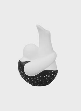 简约现代黑白体操抽象人物树脂样板间现代摆件跳水人物艺术摆件