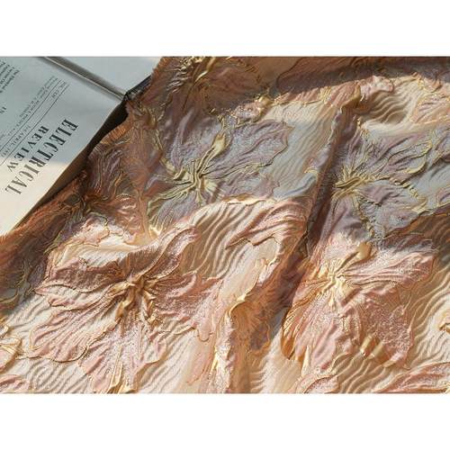 金丝花朵感提花面料梭织大提花色织锦涤布料皱浮雕肌理女装面料