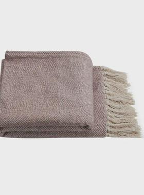 1vpr样板间黄色蓝色呢绒流苏搭配床尾巾酒店民宿床尾毯软装毯