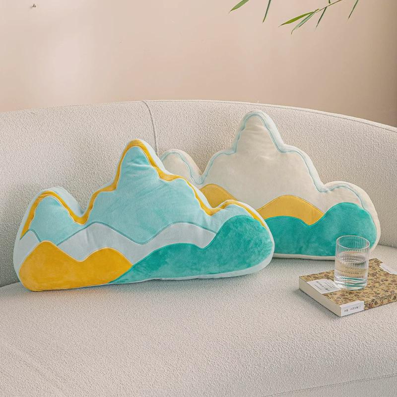 新中式创意客厅沙发靠枕中国风纸鸢刺绣抱枕轻奢高级感法式靠背垫