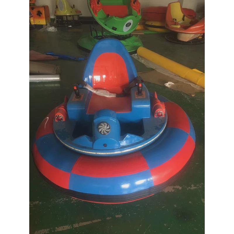 小型娱乐可定制电动碰碰车儿童碰碰车碰碰车室内室外广场公园