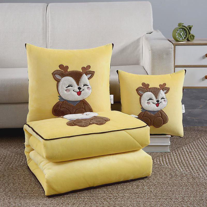 加厚抱枕被子两用抱枕被子二合小办公室午睡一卡通被子小鹿