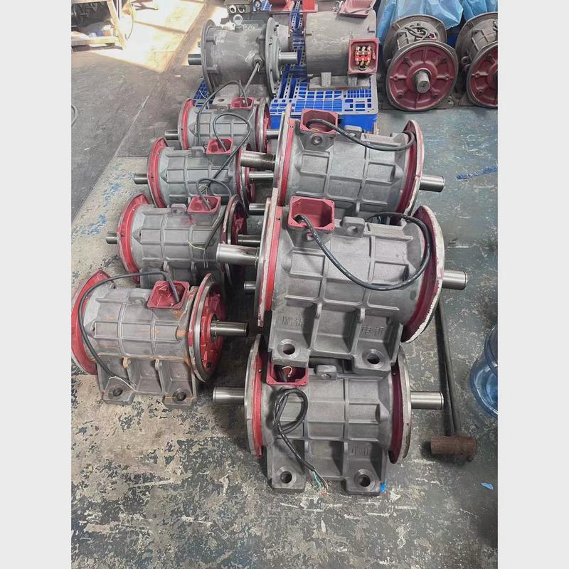 三相pjxv380v新款异步振动电机工业电机脱水筛用振动设备