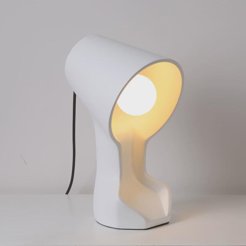 新款创意简约现代树脂台灯卧室床头灯时尚装饰氛围灯ins网红个性