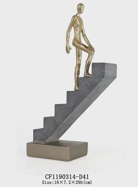 创意人物爬梯摆件轻奢艺术楼梯家居装饰品客厅玄关酒柜桌面摆设