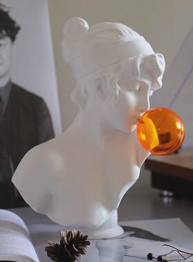 留连橙色吹泡泡女孩雕像北欧客厅艺术人物雕塑摆件高级家居装饰品