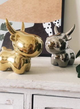 现代简约陶瓷银色牛入户玄关摆件家居饰品酒柜客厅高级感软装饰品