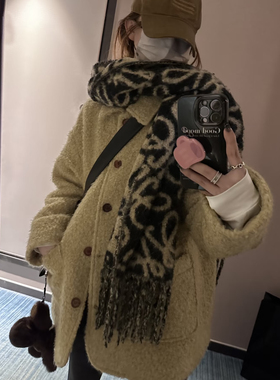 71%羊毛软糯蓬松奶油绿黄色大口袋宽松夹棉羊毛呢外套 D制面料