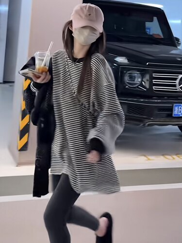 像一件粗针毛衣一样的卫衣！表层绒毛感！加厚宽松圆领条纹上衣