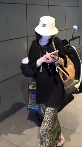 天丝+亚麻！松弛显瘦落肩圆领短袖宽松半袖黑色大T恤上衣女！