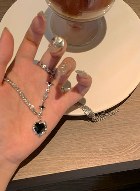 甜酷黑色锆石十字爱心项链轻奢设