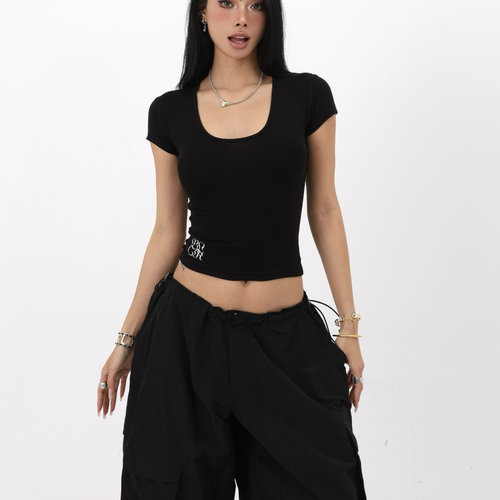 BLINGGIRLS修身u领短袖上衣