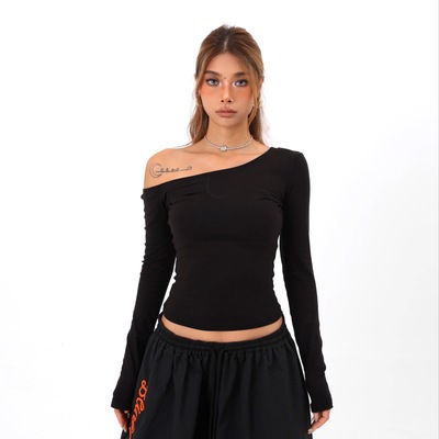 BLINGGIRLS纯色斜肩修身T恤