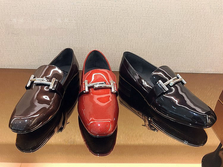 【断码清仓,不退不换】vme/舞魅方头低跟金属搭扣单鞋17c4502