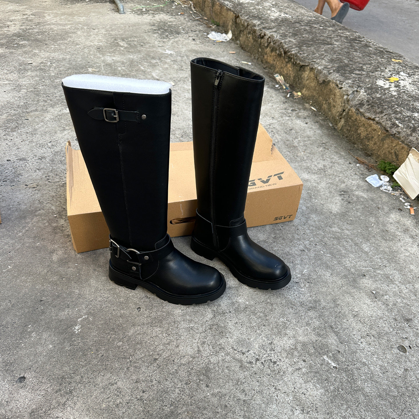 口俄罗斯单皮带扣骑士靴