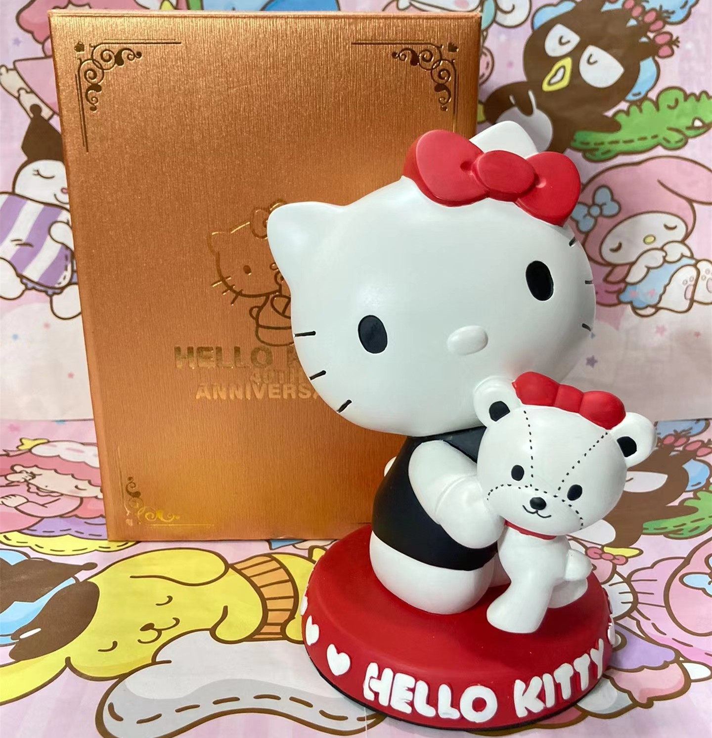 三丽鸥Hello Kitty抱熊40周年 树脂储蓄罐存钱罐卡通儿童生日礼物
