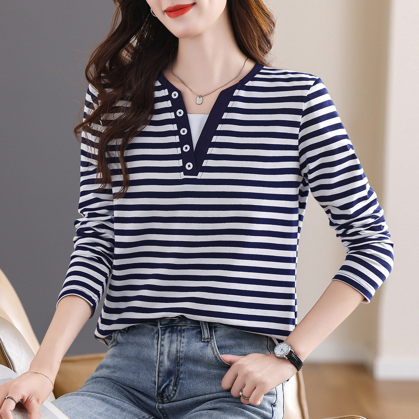 假两件条纹正肩长袖T恤女士秋季新款V领纽扣宽松显瘦打底衫上衣