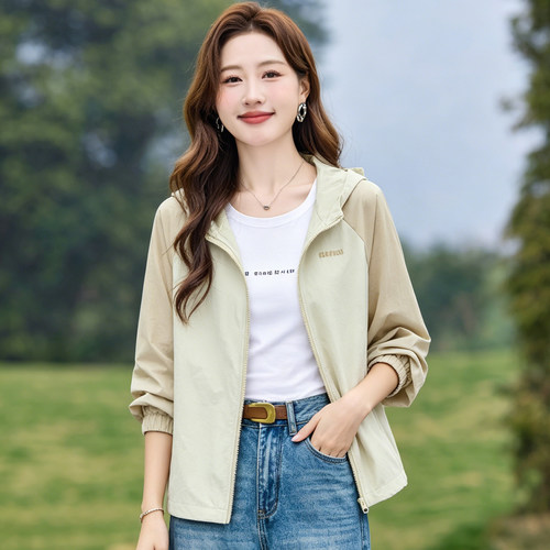 薄款连帽休闲运动风衣外套女春秋
