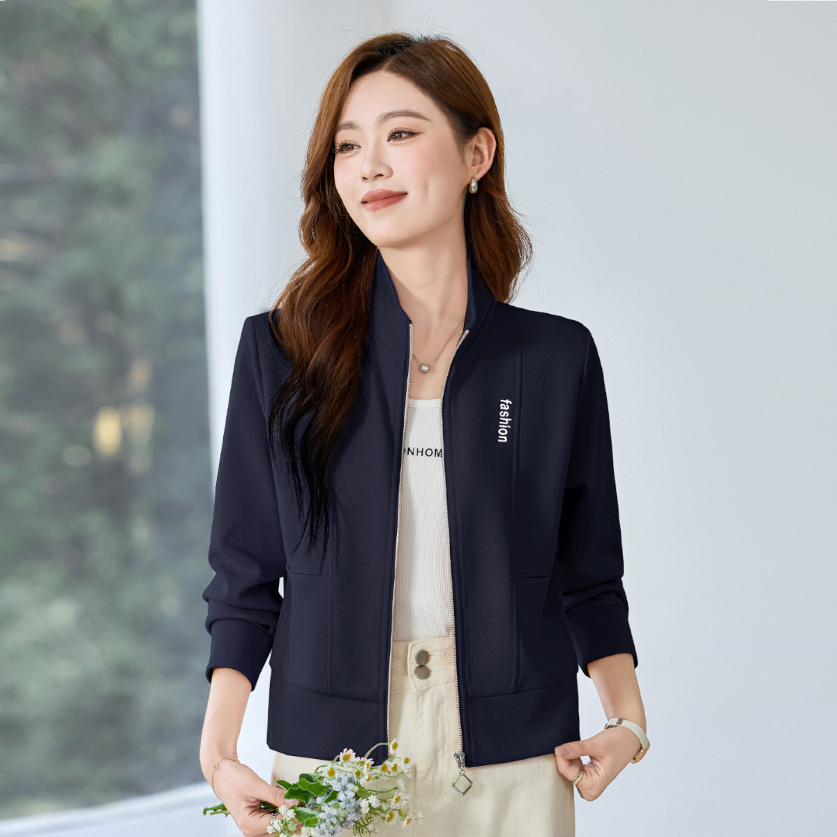 立领长袖外套2026年春季别致刺绣休闲风宽松时尚减龄女士拉链开衫