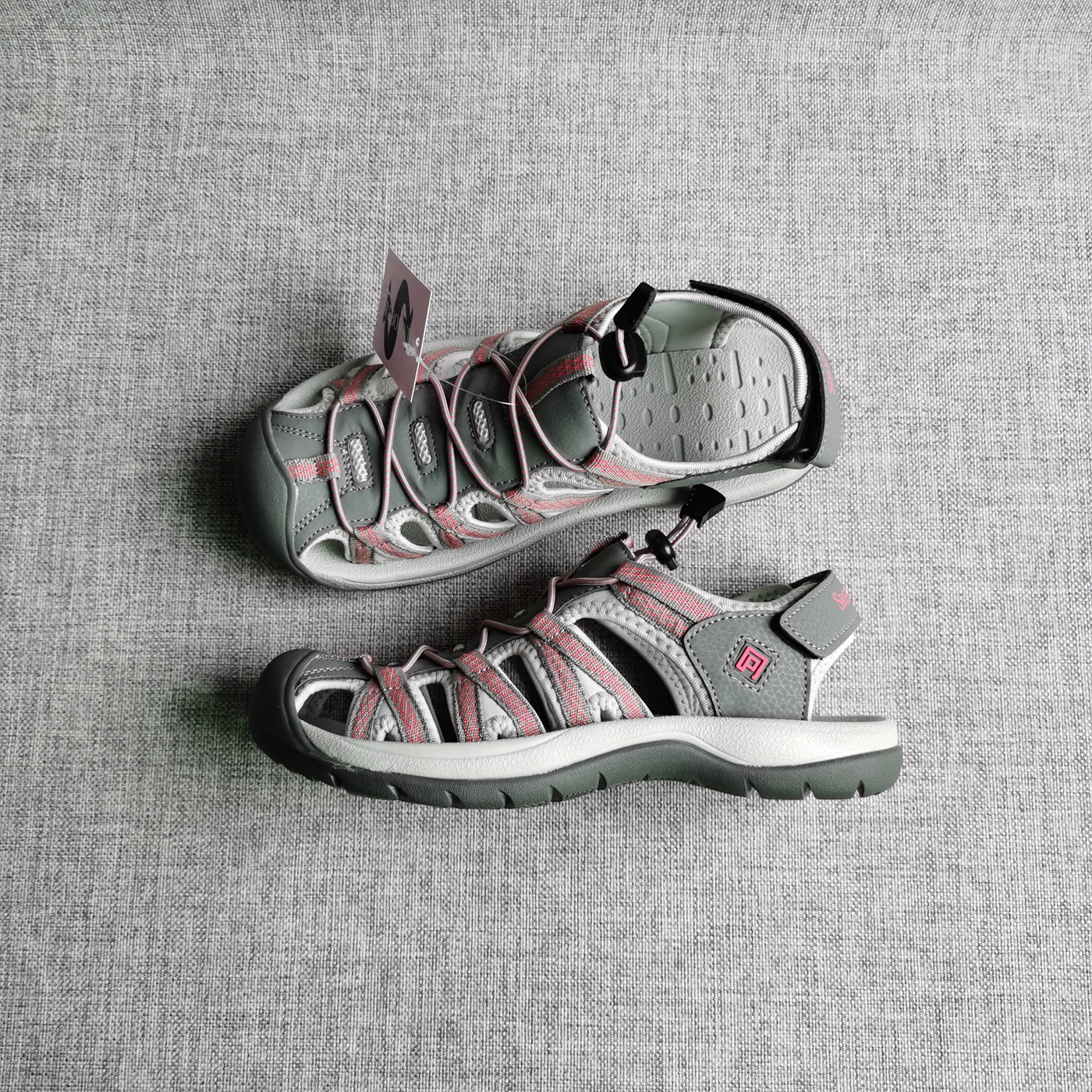 出口凉鞋女户外休闲徒步登山足弓支撑防滑涉水溯溪包头沙滩鞋大码