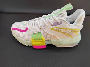 安踏篮球鞋男轻狂3代秋季新款耐磨防滑运动篮球战靴112221618