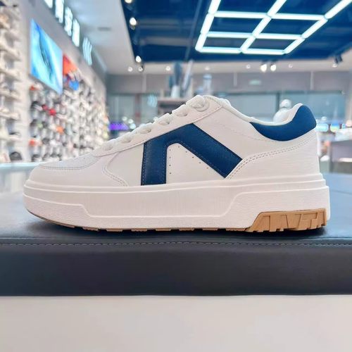 安踏男鞋2024春季新款休闲潮流皮面舒适透气运动滑板鞋112438071S