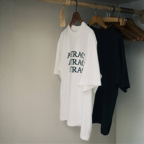 blurhmsROOTSTOCKJS印花短袖