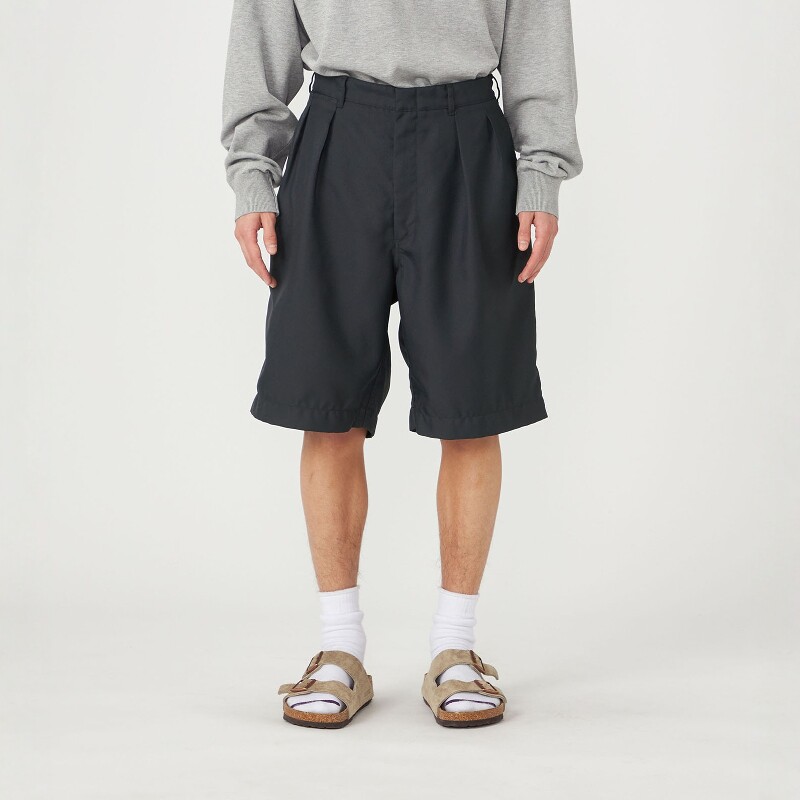nanamica Twill Double Pleated Shorts 26SS 复古斜纹双褶短裤 - 实物图