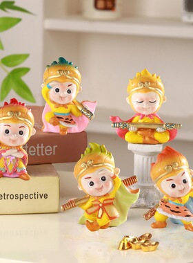 孙悟空小猴子摆件齐天大圣生肖玩偶车载汽车内桌面装饰品迷你卡通