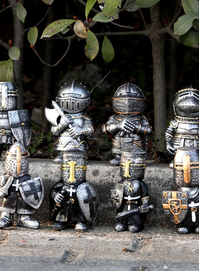 稀奇古怪的小摆件玩偶高级感小众欧洲欧式骑士摆件复古书桌摆手办