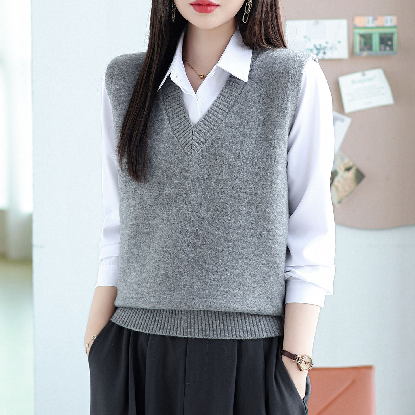 一线成衣秋季纯色V领无袖羊毛衫马甲毛衣女百搭洋气短款外穿上衣