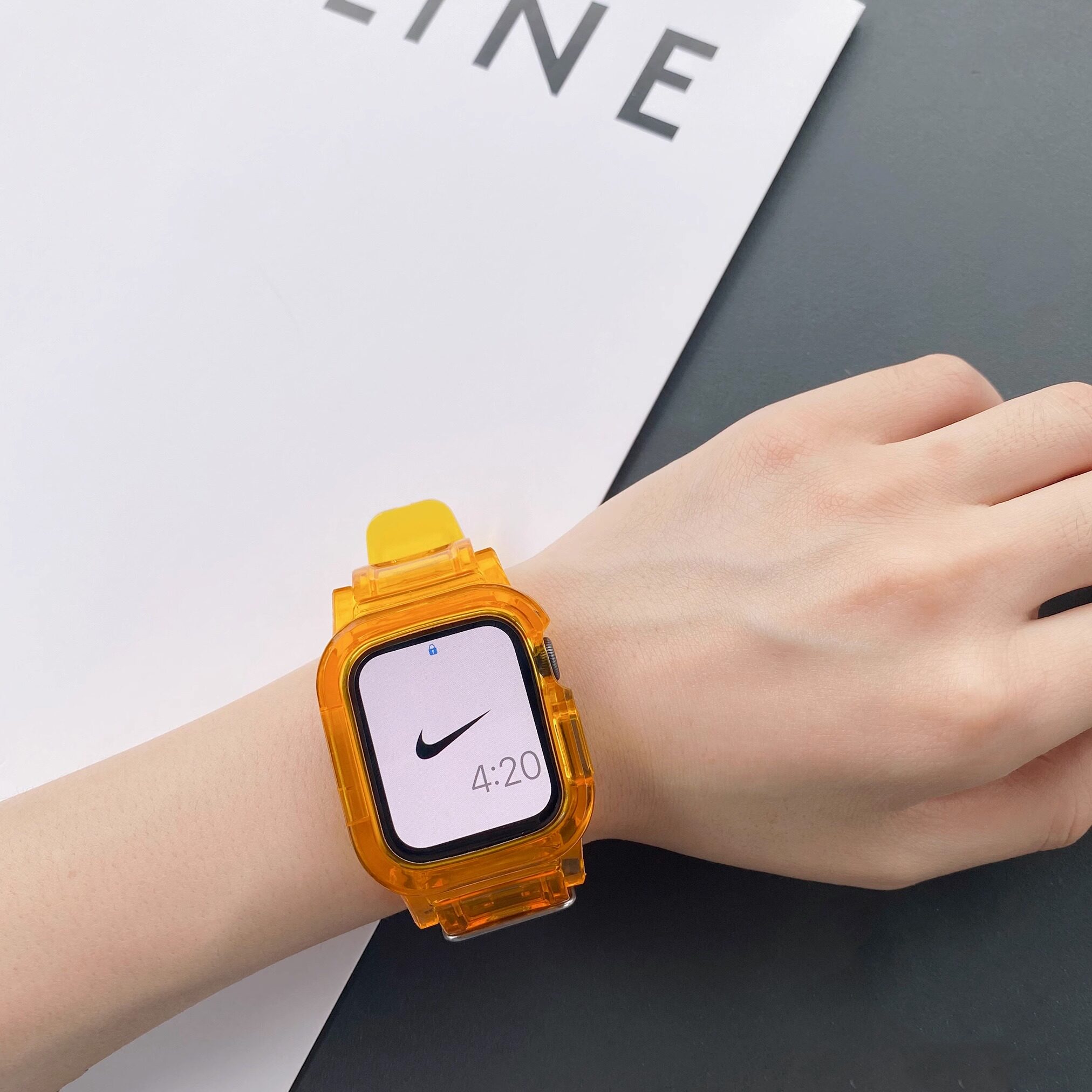 适用苹果手表带iwatch834567代SE冰川透明一体表带软壳果冻色W|wa使用感如何?