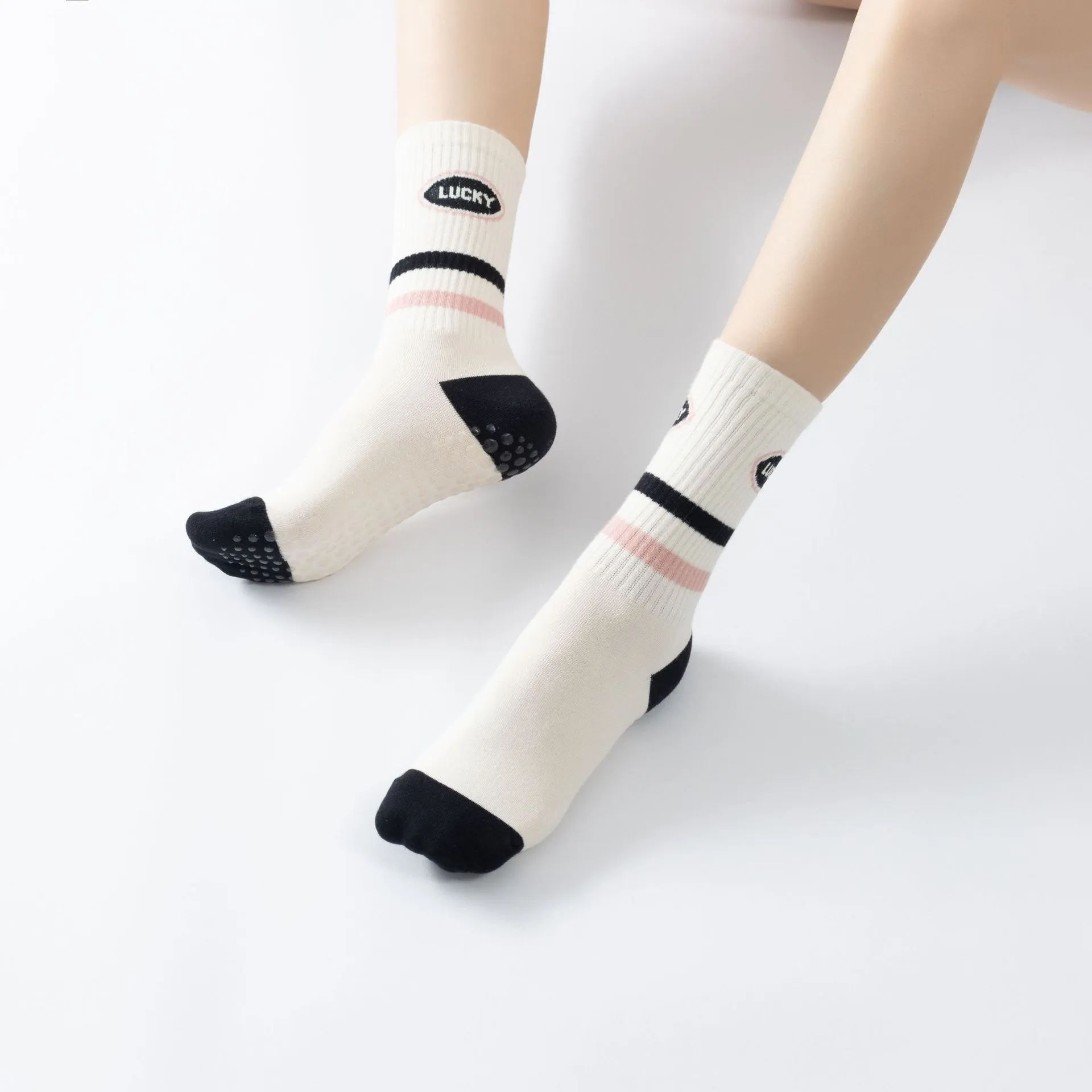 2023秋冬新款中筒瑜伽小腿袜女条纹系列运动防滑健身潮袜短袜