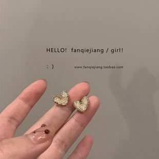 一只番茄酱精致小爱心耳钉耳环女小众设计感高级甜美冷性风