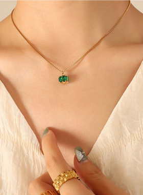 红豆夫人钛钢镀金盒子链女