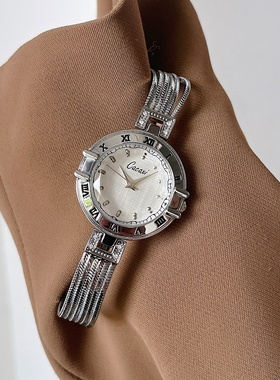 Cacaxi 高级感复古石英表轻奢小众罗马刻度新款链条女表 A260