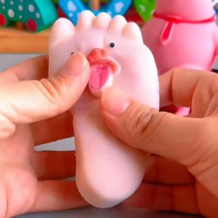 大脚丫捏捏乐解压减压发泄猎奇玩具软糯Q弹工作学习解压脚掌捏捏