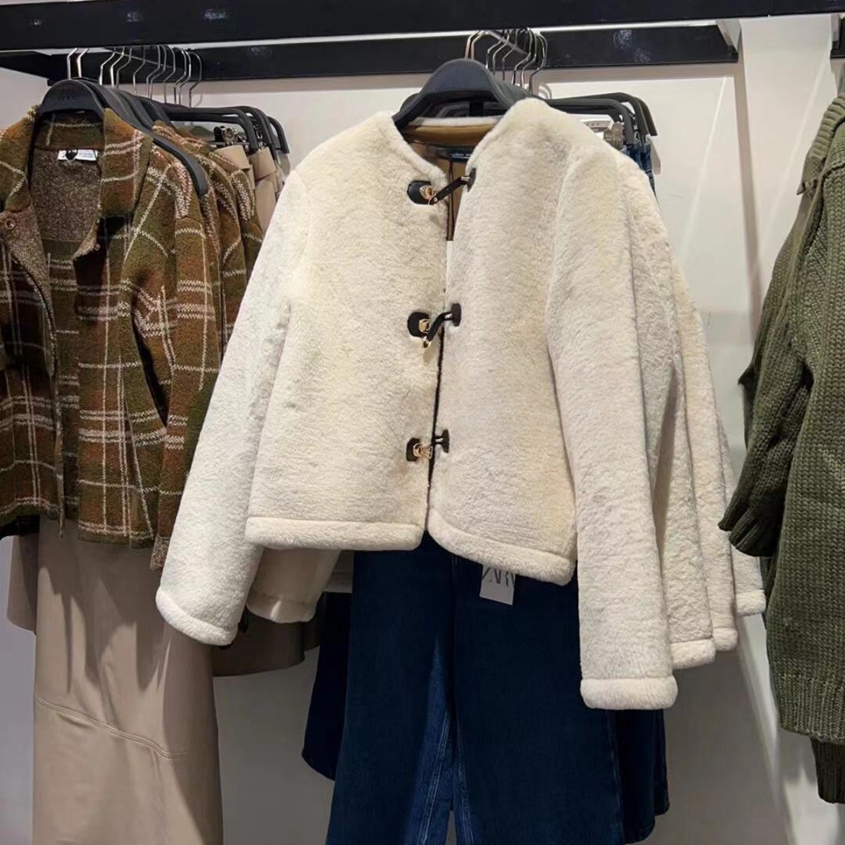 秋冬新品 女装 金属扣皮草效果双面绳结扣长袖夹克外套 6318266