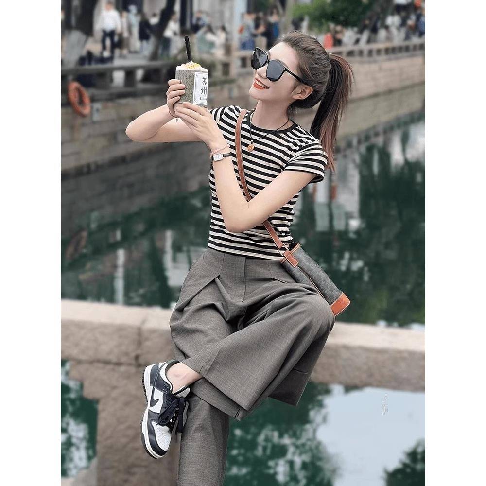 日系夏季茶系穿搭一整套网红时尚显瘦条纹短袖上衣阔腿裤两件套装