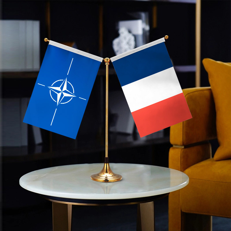 北约+法国国旗 Y型双杆钛金旗架 贡缎旗面 台面高档桌旗