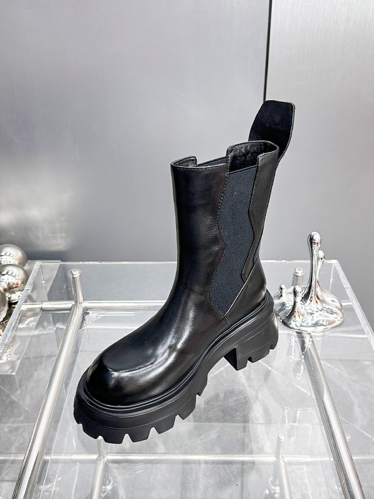 2024 가을 겨울 새로운 두꺼운 밑창 높이기 짧은 부츠 여성 신발  가죽 레트로 마틴 부츠 캐주얼하고 다목적 굴뚝 부츠