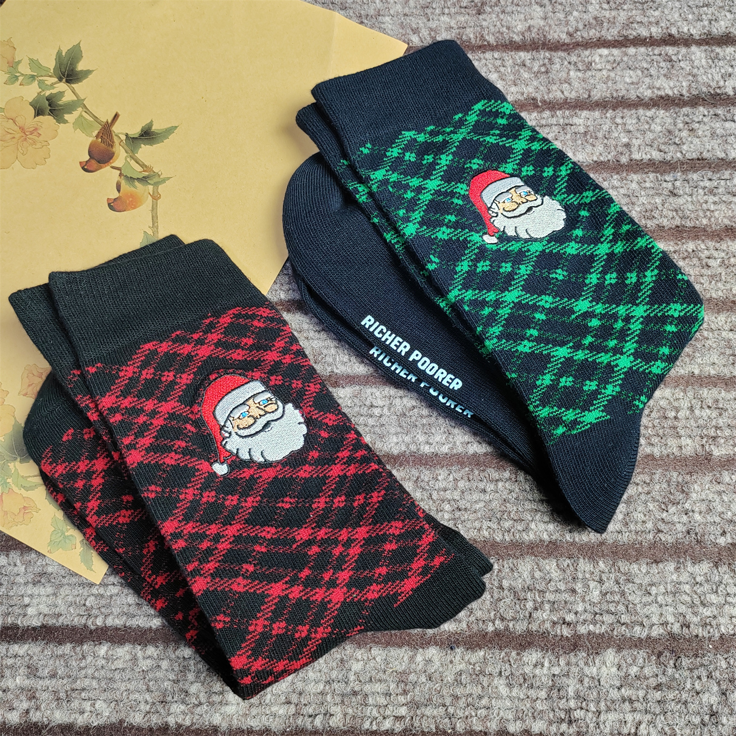 亏本赚粉高筒保暖袜刺绣红色