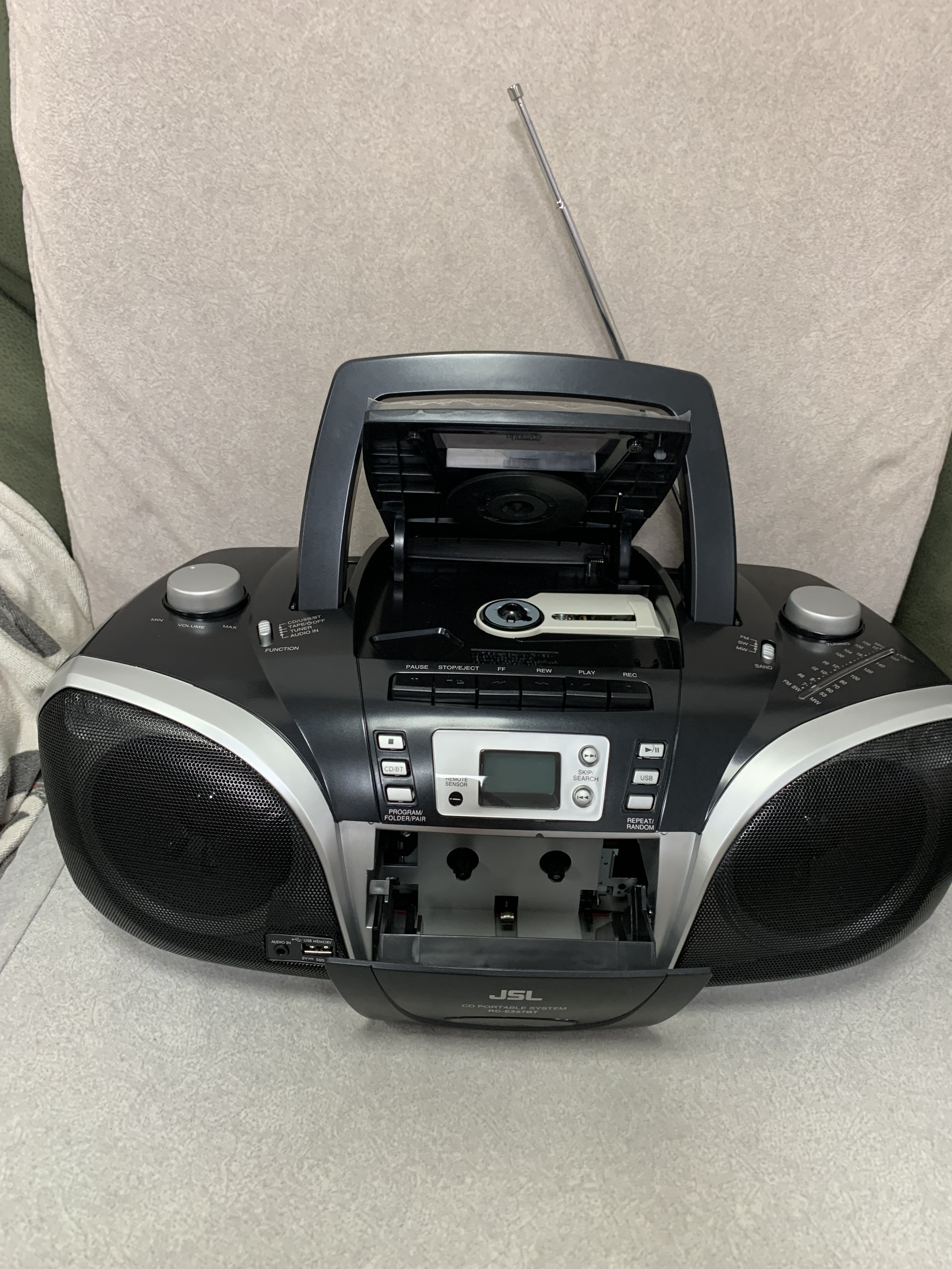 超大声手提式Cd播放机的磁带录音 收音机蓝牙和usb播放 耳机和aux图片