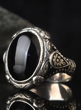 华杰  跨境热销时尚朋克镶黑宝石雕花复古戒指男款戒指厂家直销