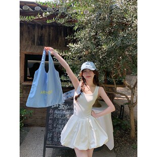 白色花苞裙女2026夏季新款今年流行爆款小个子连衣裙小白裙短裙子