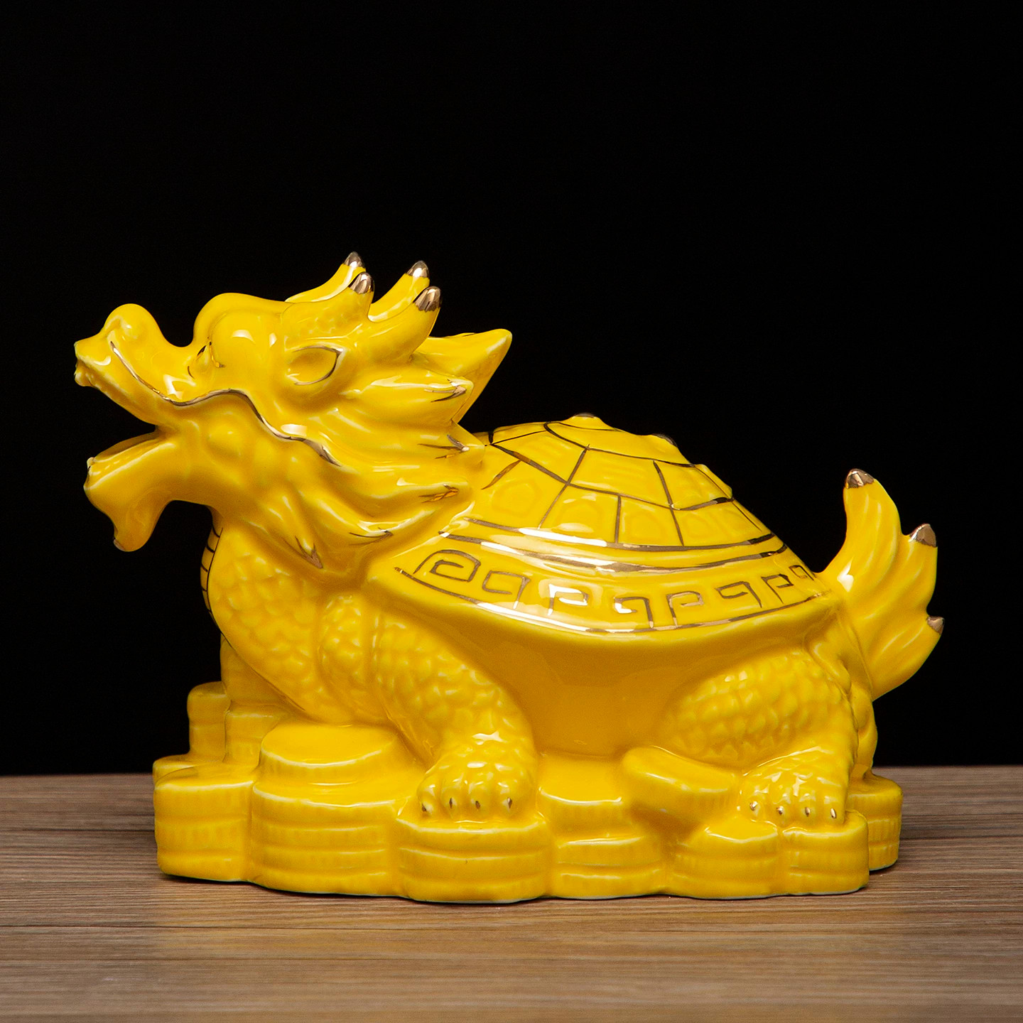 黄红陶瓷招财镇宅龙龟摆件
