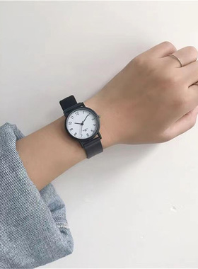 手表学生初高中女生考试只看时间简约小众设计男生情侣款腕表