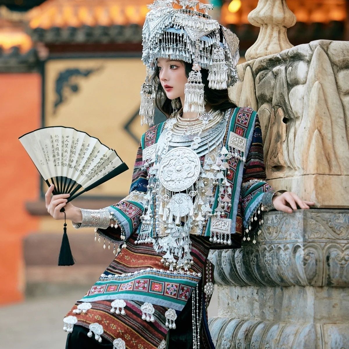 出租少数民族服装苗族苗疆少女土家族传统服饰旅游拍照舞蹈演出服
