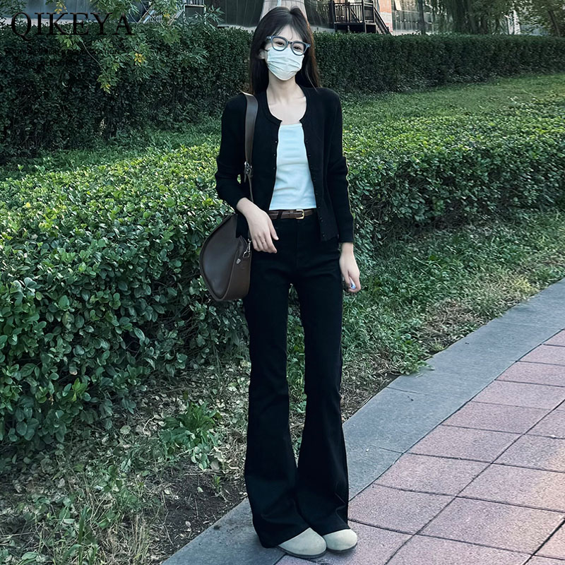 黑色微喇牛仔裤修身喇叭裤